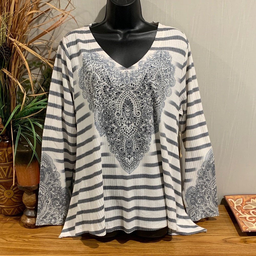 Striped V-Neck Paisley Print Long Sleeve Top - White & Gray
